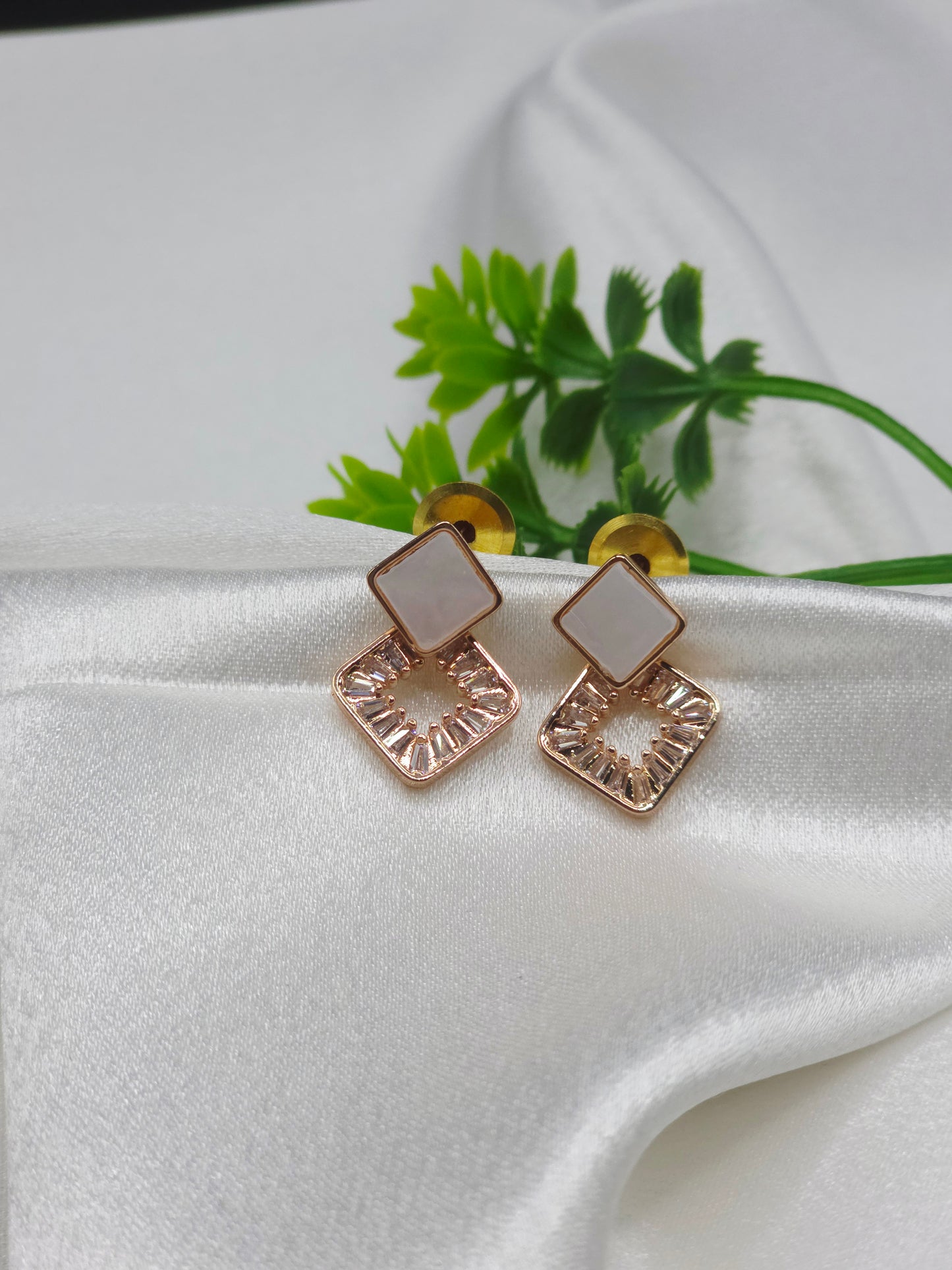 Square Choki Diamond rosegold palted Earring