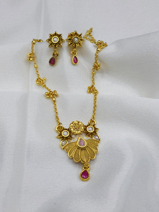 Acacia Swarovski jadtar 18k gold plated Chain-Pendant
